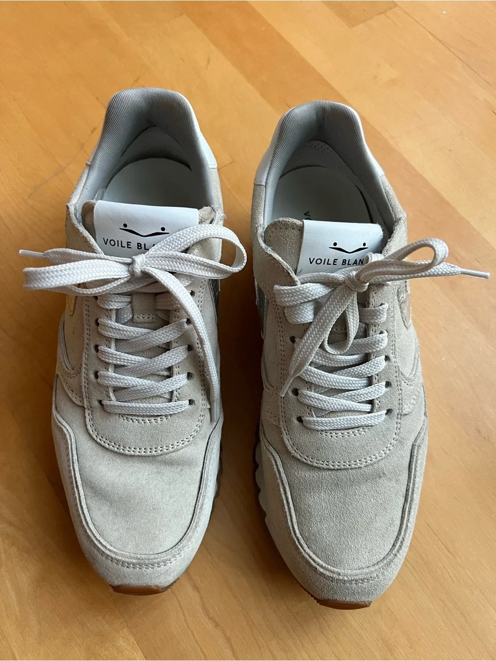Voile Blanche Suede Sneakers in Light Beige with Metallic Accent